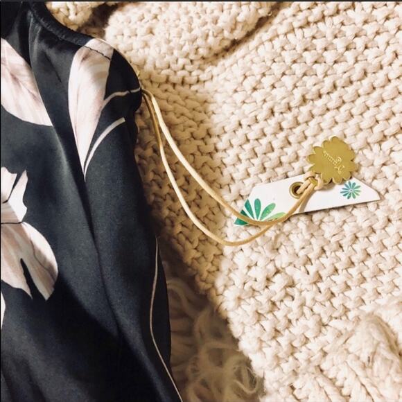 SMYM MuMu Mock Neck Casey Collar Top Black White Floral Swing Tank Blouse L - Picture 6 of 9